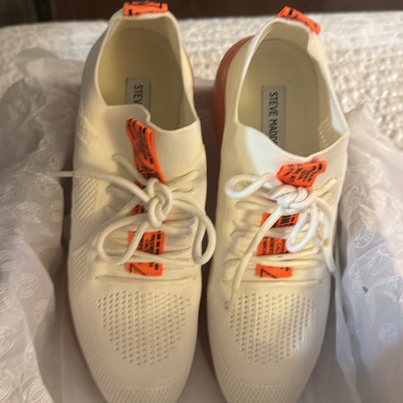 Cute Steve Madden wedge sneakers - Picture 4 of 5